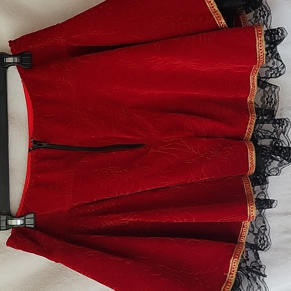 2 Pc Red Velvet Corset and Skirt PLUS 1X - Picture 6 of 8